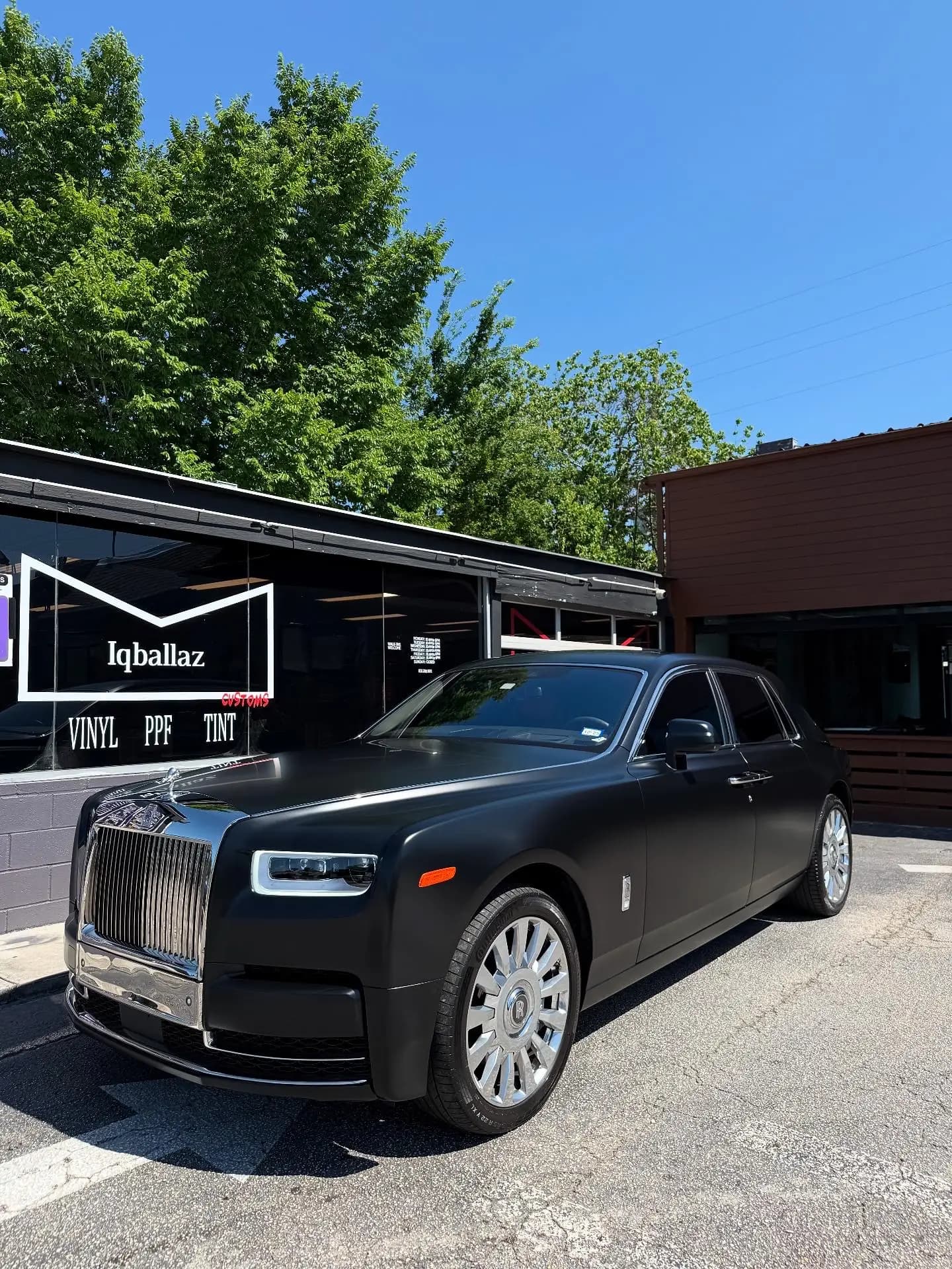 Rolls-Royce Ghost: Graphite Satin wrap, front three-quarter