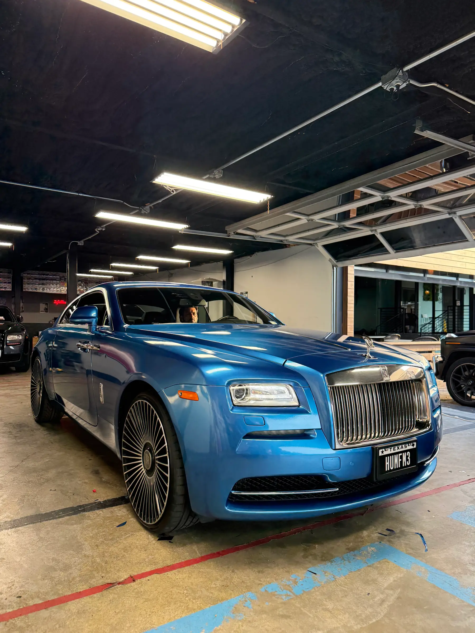 Rolls-Royce Wraith: Cobalt Blue wrap, front